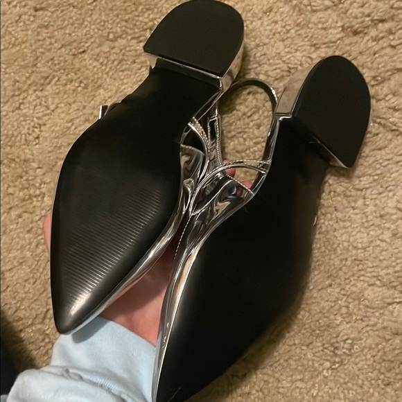 Steve Madden Silver Heels with Pointed Toe and Ankle Strap - Picture 2 of 3